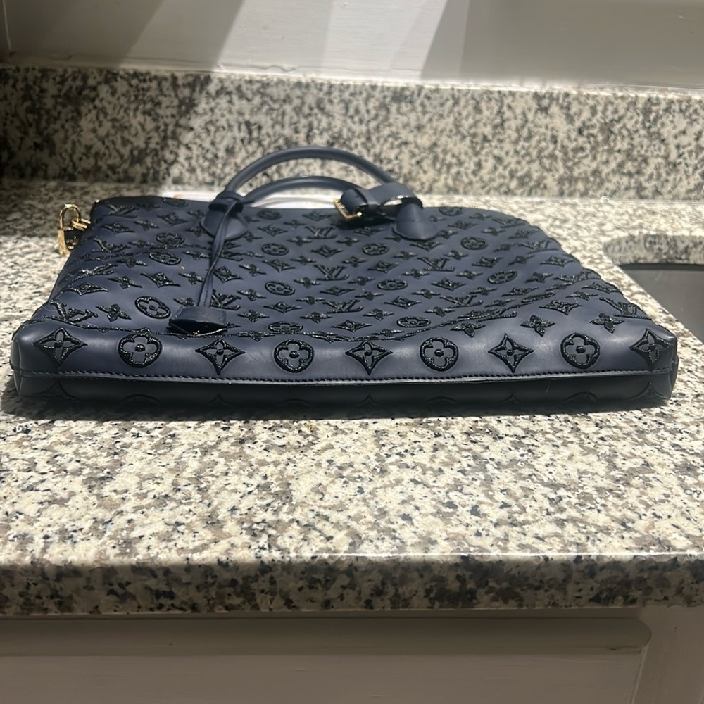 Louis Vuitton Navy Monogram Lockit Verticle W/ Certificate of Authenticity - Picture 15 of 16